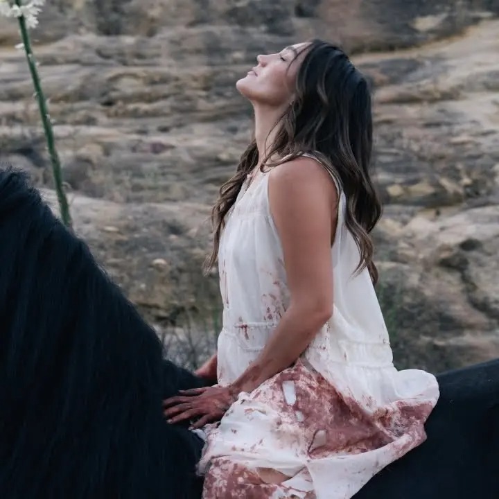 Alyssa Grace – bloodstream