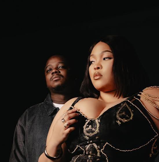 Sfarzo Rtee – Ngibuyele Kuye Ft. Tracy & Wesley Keys